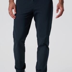 Vuori Men's Dark Gray Joggers